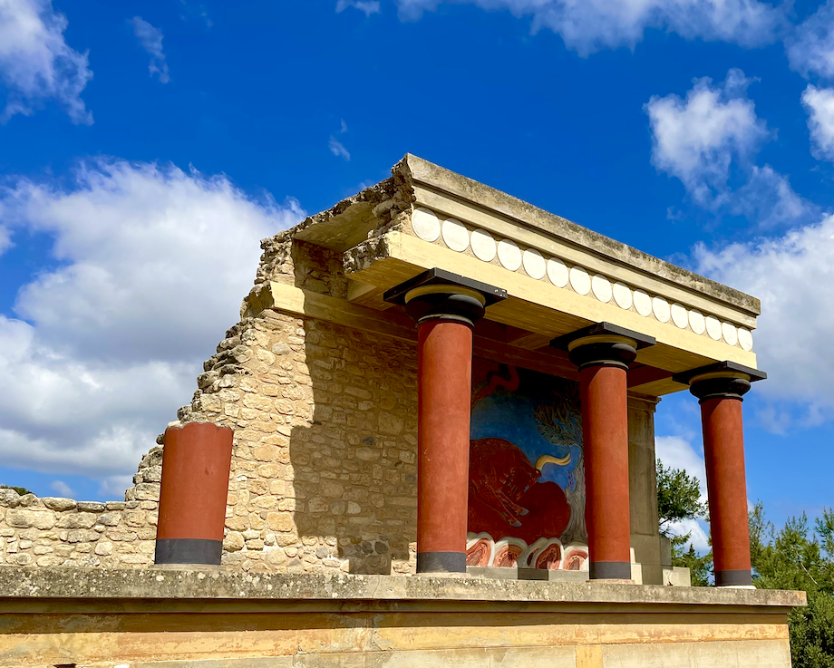 Exploring the Mysteries of the Past: A Day Trip to Konossos Palace
